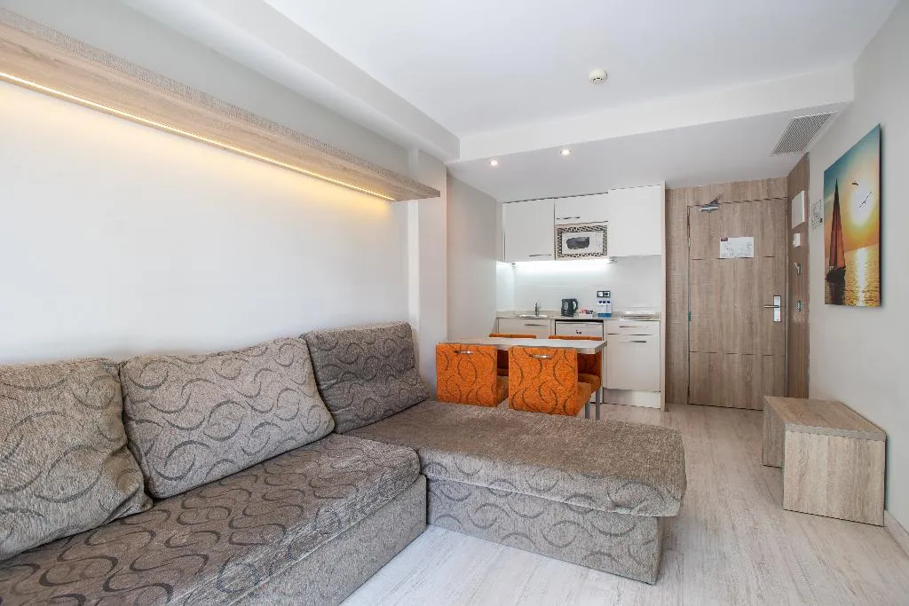 APARTMENT CAPACITY 4 Room, Leonardo Royal Hotel Mallorca, Majorca