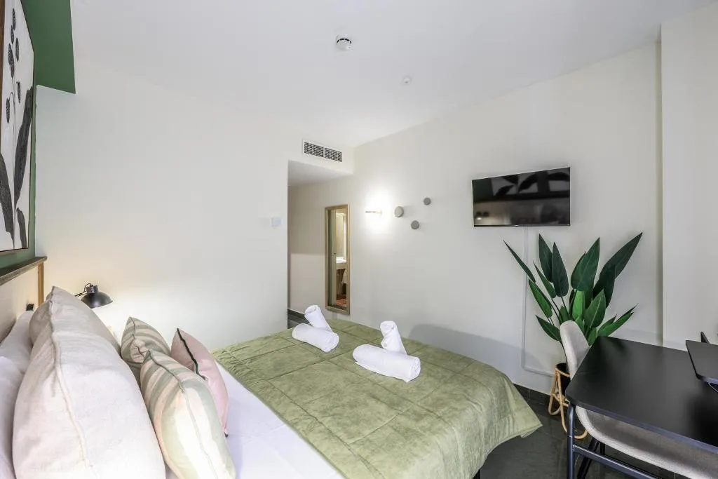 General view, Lusso Velilla, Madrid