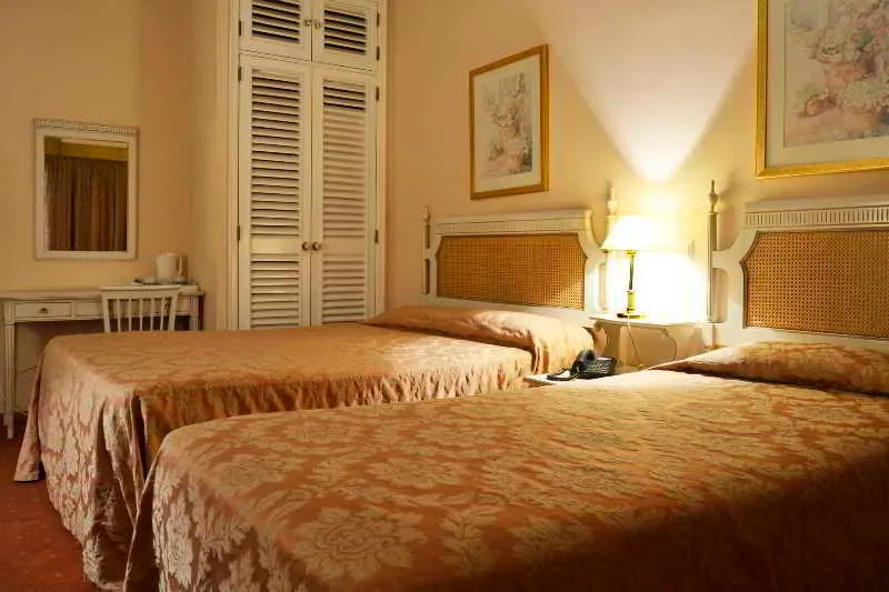 Double or Twin STANDARD Room, ibis Styles Lisboa Centro Marquês de Pombal, Lisbon