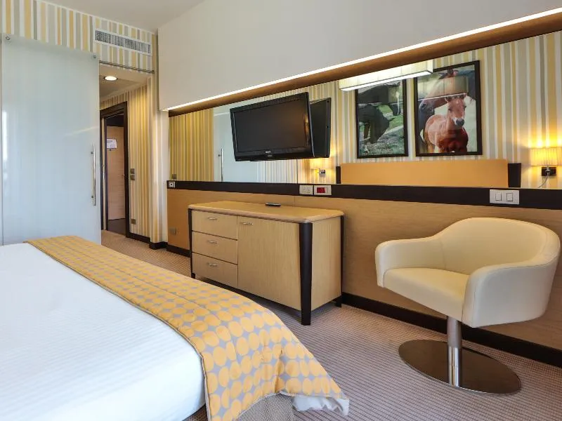 Double or Twin SUPERIOR Room, Unahotels Varese, Milan