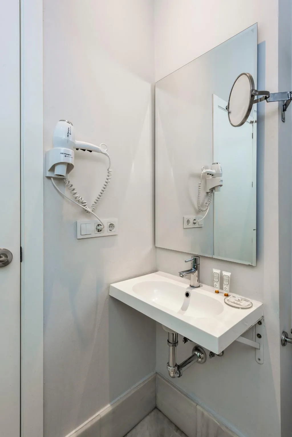 APARTMENT ONE BEDROOM Room, Suites Sevilla Plaza, Seville
