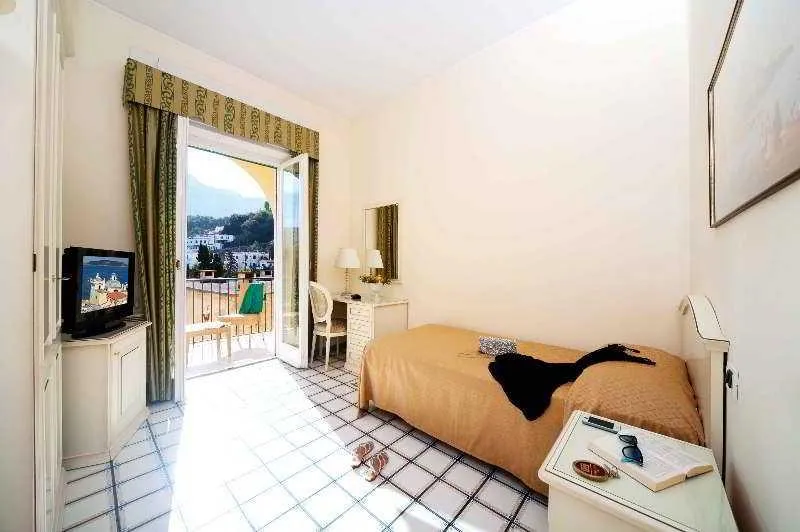 SINGLE CLASSIC Room, La Reginella Resort & Thermal Spa, Naples
