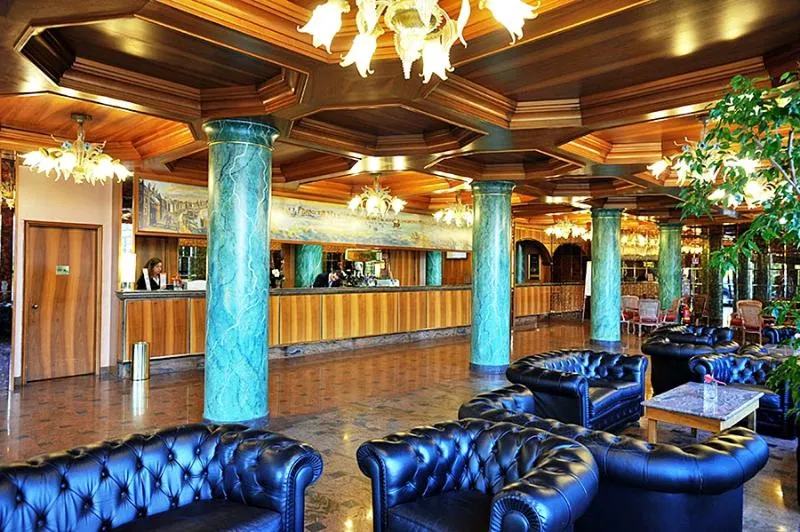 Lobby, Russott, Venice