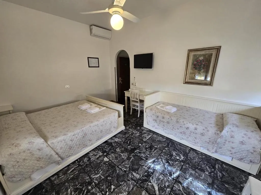 TRIPLE STANDARD Room, Albergo Sonia, Florence