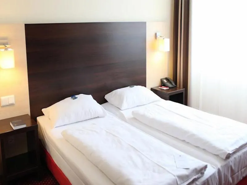Room, Premier Inn Berlin City Süd, Berlin