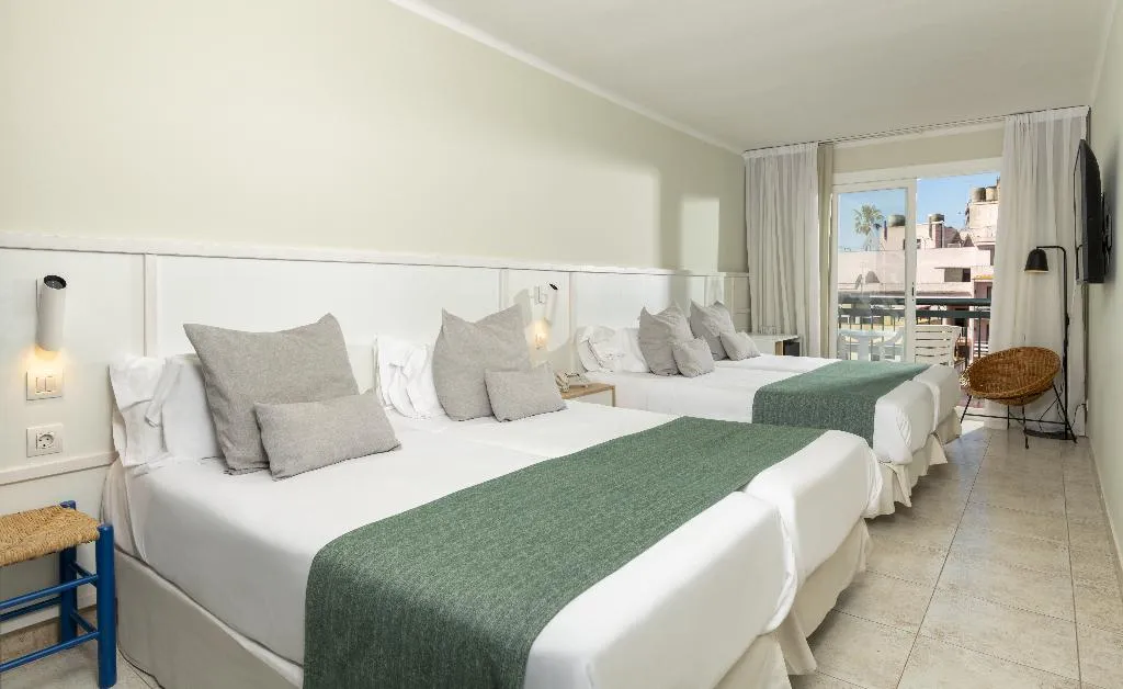 QUADRUPLE STANDARD Room, Aqua Hotel Bertran Park**** Adults Recommended, Costa Brava