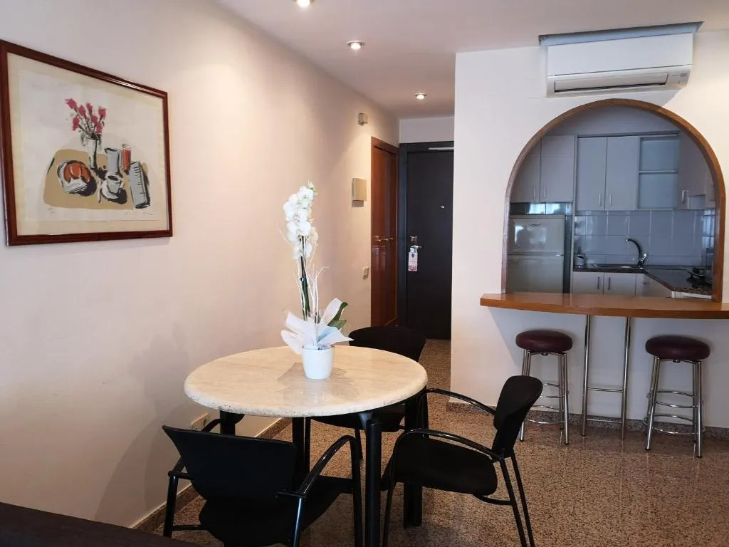 APARTMENT CAPACITY 1 Room, URH Ciutat de Mataró, Barcelona