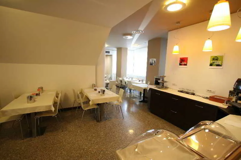 Bar, Oro Blu, Milan