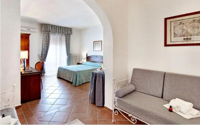 QUADRUPLE STANDARD Room, Colonna Palace Hotel Mediterrano, Olbia