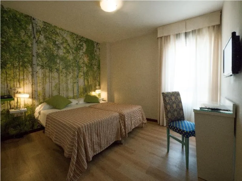 Room, Plaza Santa Lucia, Seville