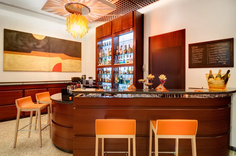Bar, Genova, Rome