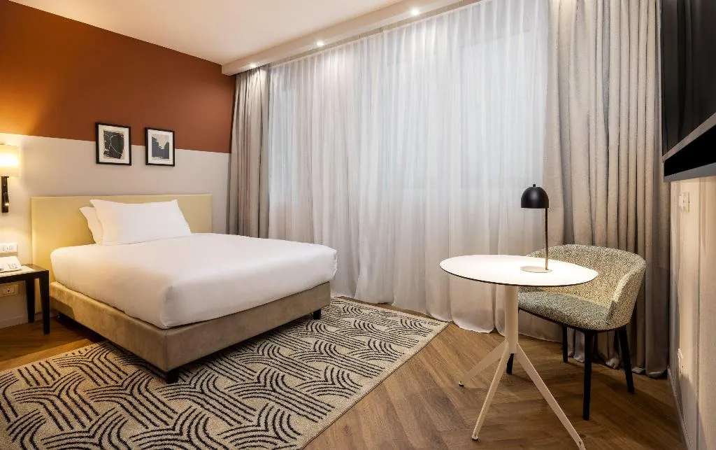 Room STANDARD Room, Crowne Plaza Padova, Venice
