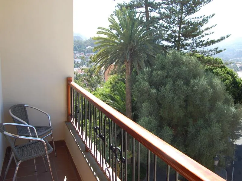Double or Twin GARDEN VIEW WITH BALCONY Room, Hotel Escuela Santa Brígida, Gran Canaria