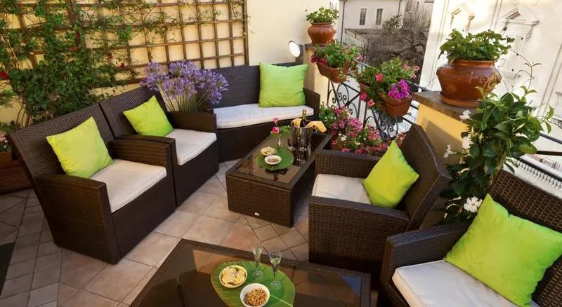 Terrace, La Fenice, Rome