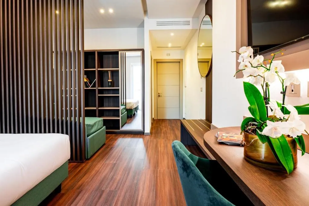 SUITE WITH TERRACE Room, Hotel Vittoria, Naples