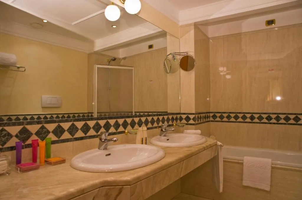 FAMILY ROOM STANDARD Room, Roma Aurelia Antica, Rome