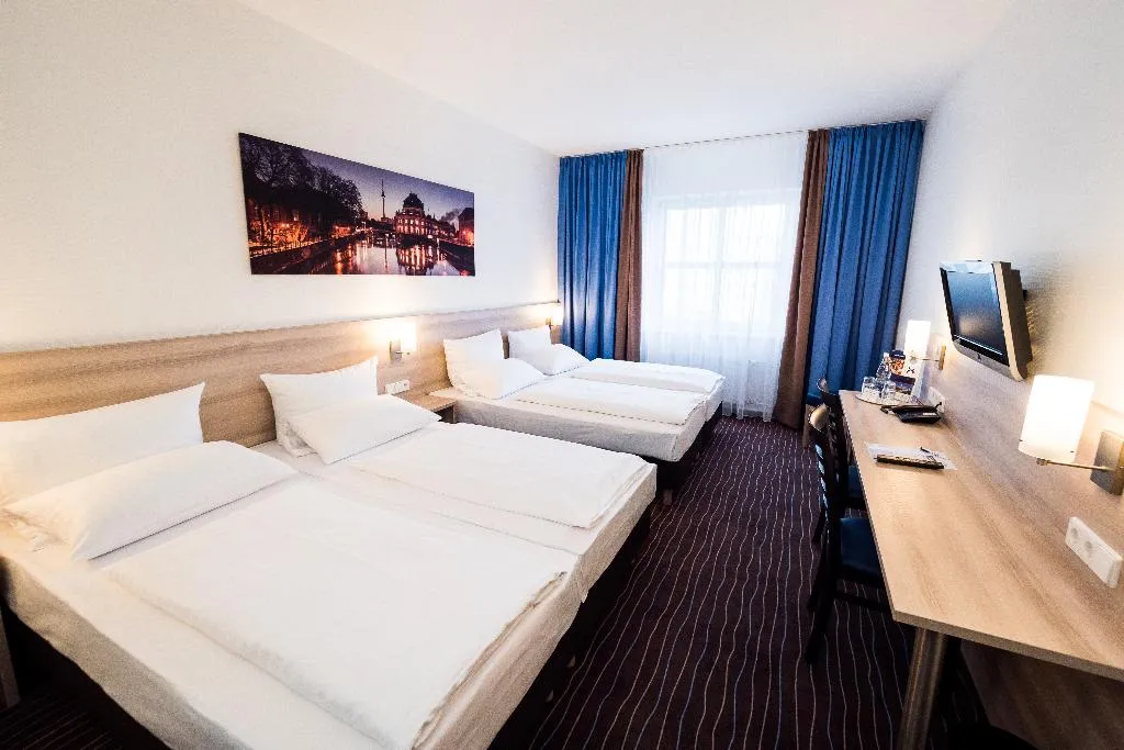 QUADRUPLE COMFORT Room, Amber Econtel Berlin Charlottenburg, Berlin
