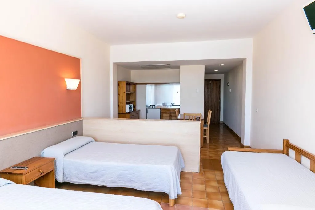 STUDIO CAPACITY 3 Room, The White Apartments by Ibiza Feeling, Ibiza