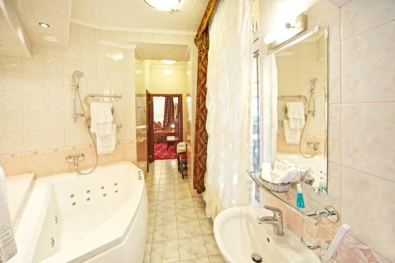 SUITE WITH JACUZZI Room, Monte Kristo, Riga