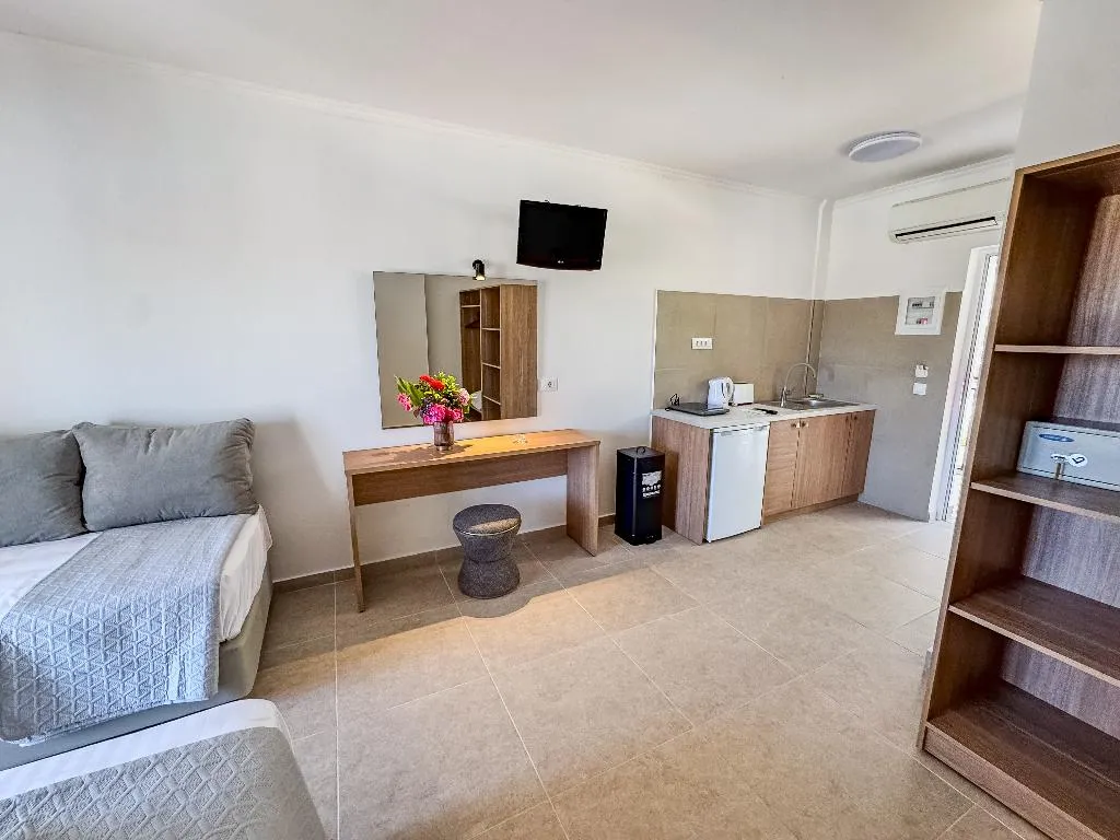 STUDIO basement Room, Athina Apts, Zante