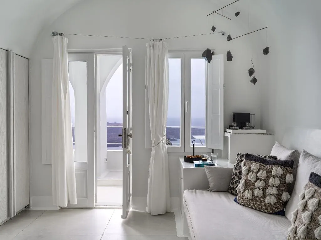 DOUBLE SUPERIOR Room, Cosmopolitan Suites, Santorini