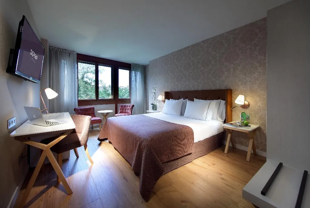 Room, Dorma Casa de los Linajes, Madrid