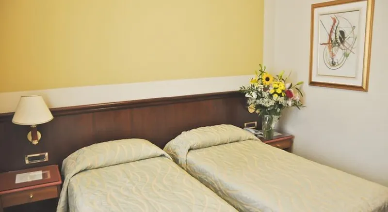 TWIN STANDARD Room, Lloyd Milano Hotel, Milan