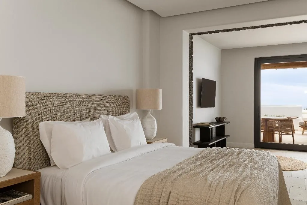 SUITE DELUXE HONEYMOON Room, NERO Boutique Hotel, Santorini