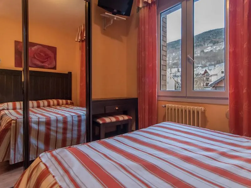 SINGLE STANDARD Room, Viella, Costa Brava
