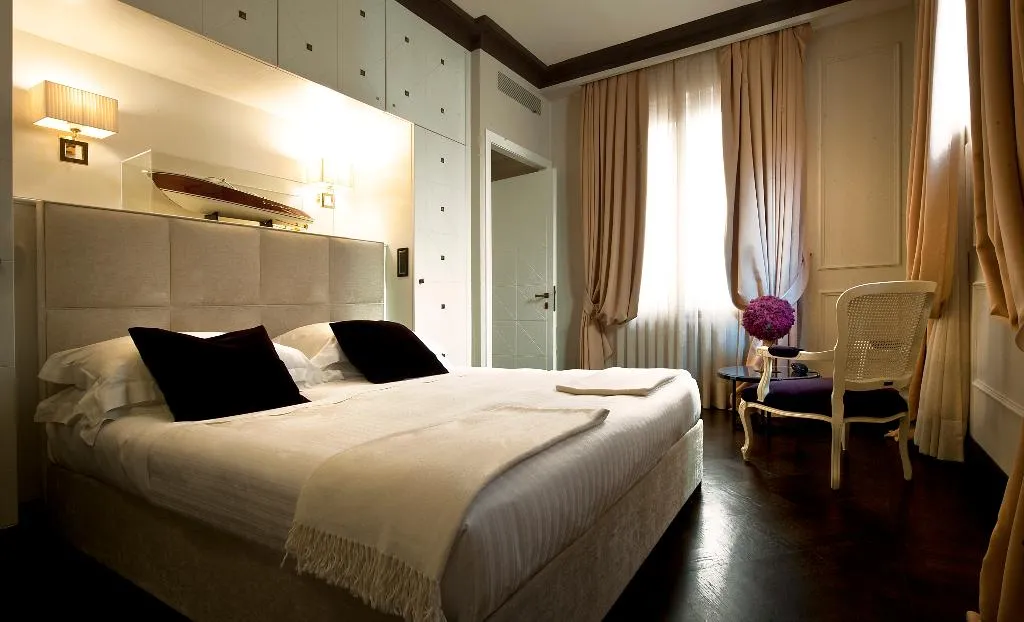 JUNIOR SUITE CLASSIC Room, Be One Art and Luxury Home, Florence
