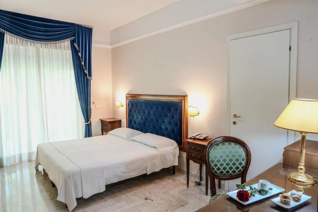 Double or Twin STANDARD Room, Mondial Park Hotel, Rome