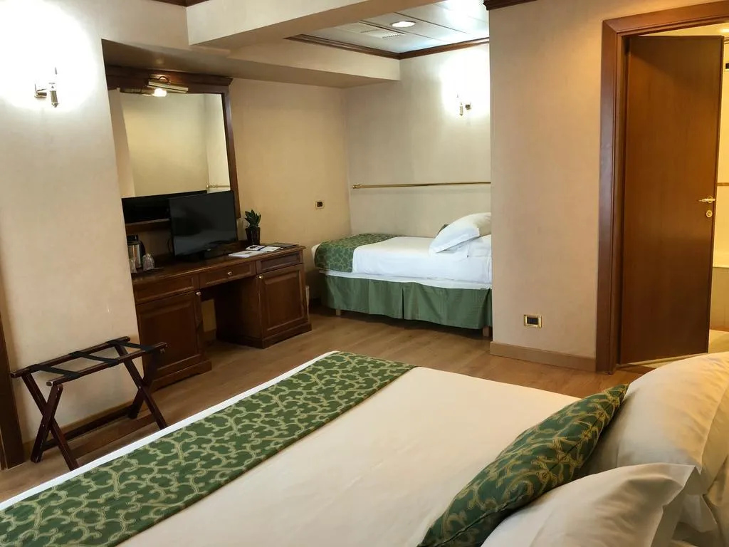 TRIPLE STANDARD Room, NYX Rome, Rome