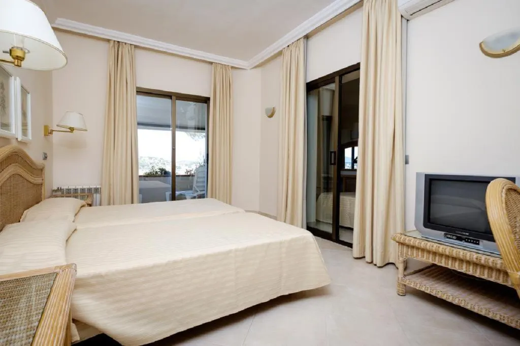 TRIPLE SEA VIEW Room, Montjoi, Costa Brava