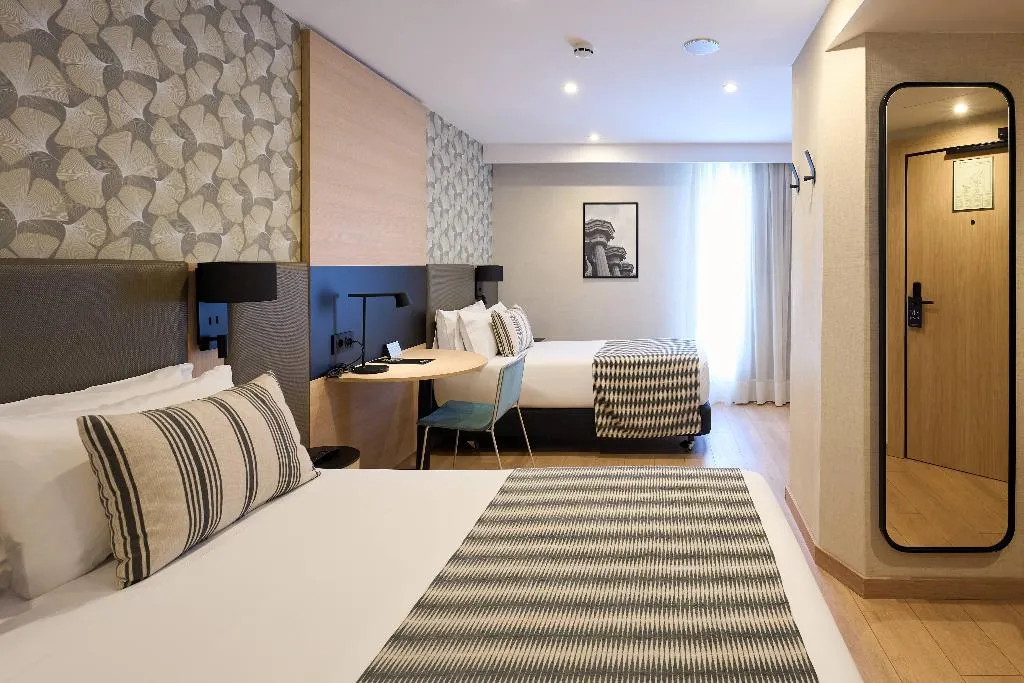 Room, Catalonia Park Güell, Barcelona