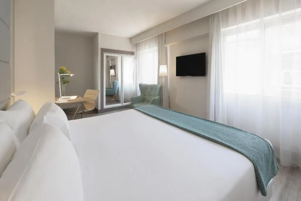 FAMILY ROOM CONNECTING ROOM Room, NH Madrid Zurbano, Madrid