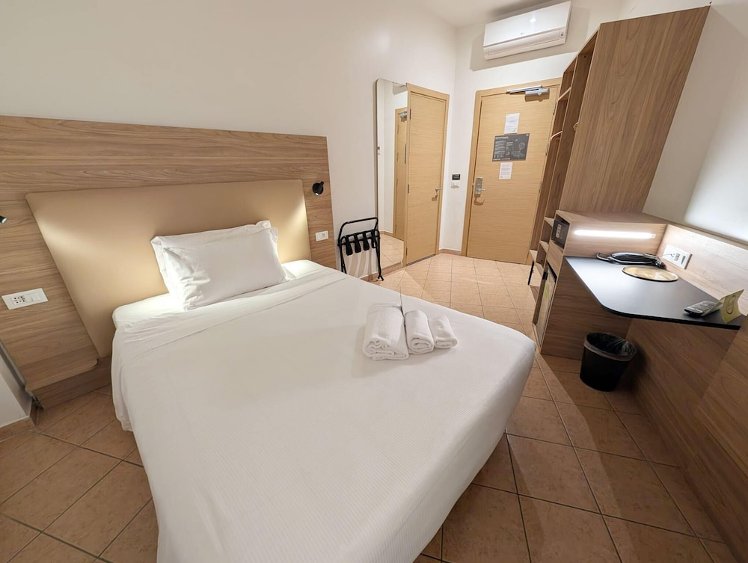 B B Hotel Pomezia Roma, Rome