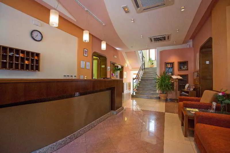 Lobby, Zagreb, Dubrovnik