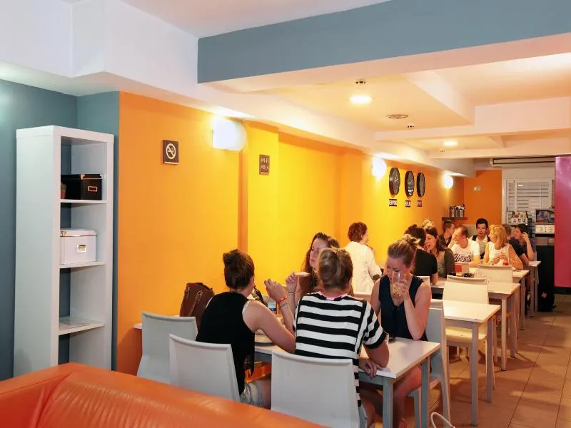 Restaurant, room00 Valencia Hostel, Valencia