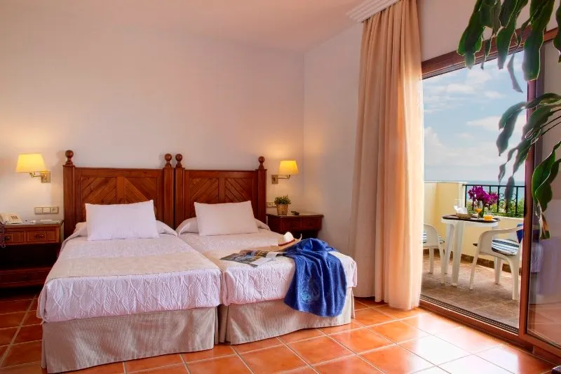 Room, Antonio II, Costa De La Luz