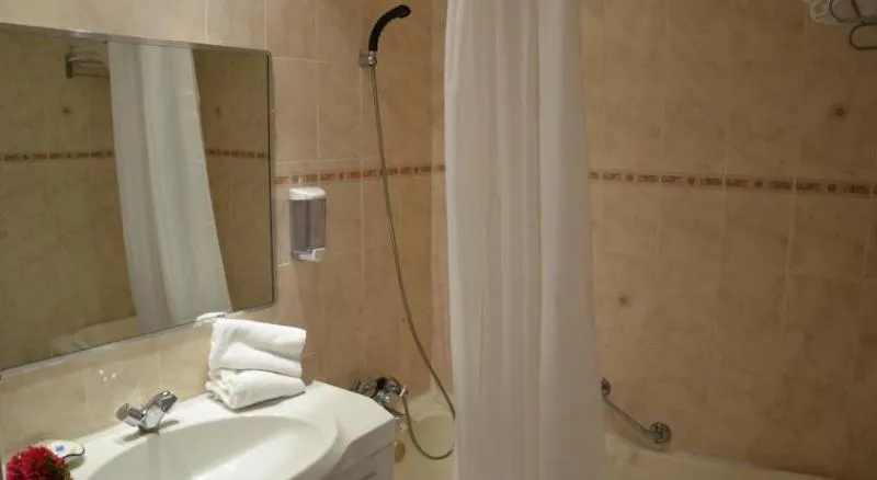 TRIPLE CAPACITY 2 ONE BEDROOM Room, Le Tivoli Hotel, Agadir