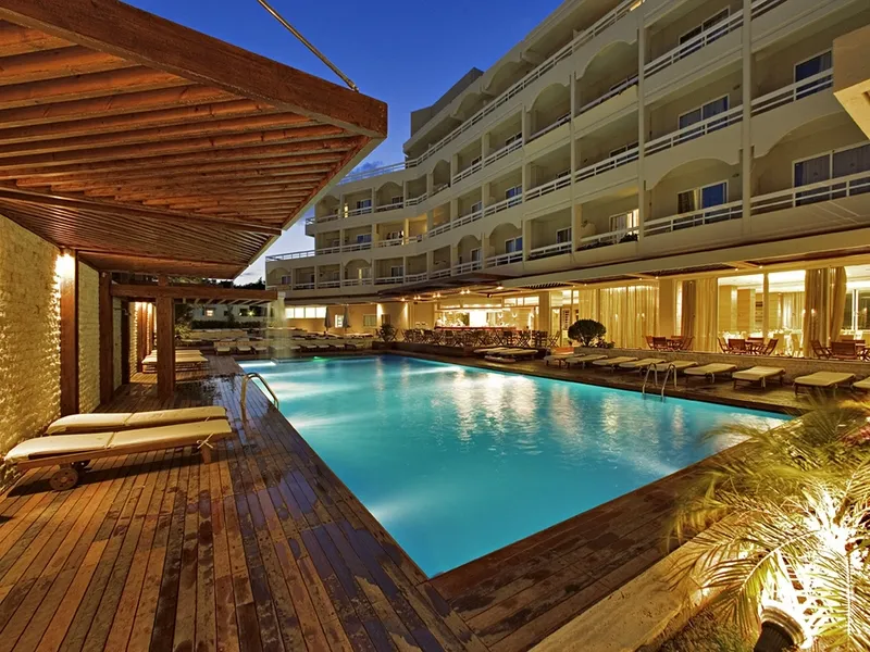 Pool, Athineon, Rhodes