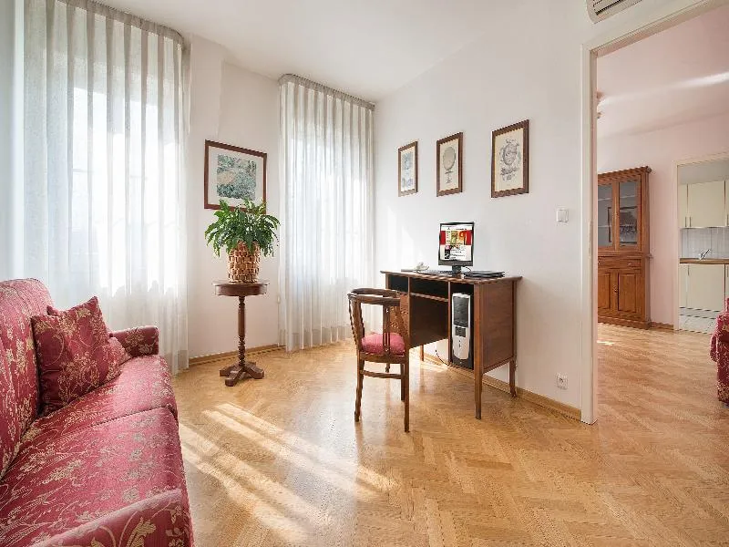 SUITE CITY VIEW Room, Suite Home Prague, Prague