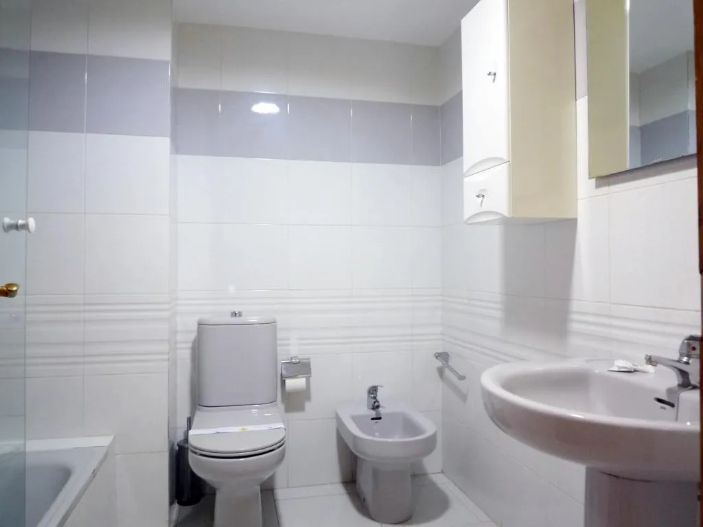 APARTMENT CAPACITY 7 THREE BEDROOMS Room, Alondras, Valencia