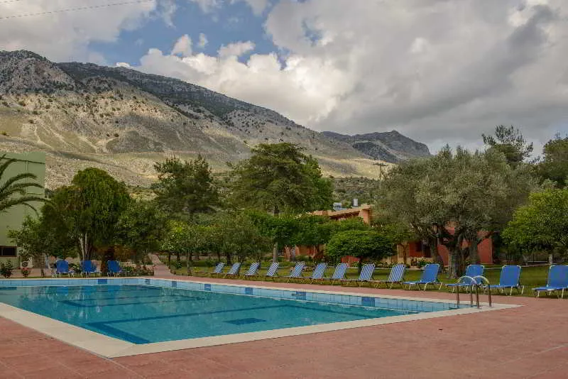 Pool, Idi, Crete