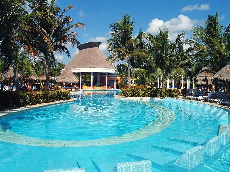 Pool, Iberostar Waves Paraiso del Mar All Inclusive, Cancun Area