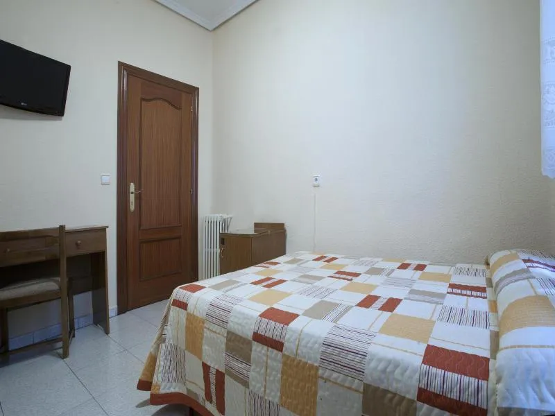 DOUBLE SINGLE USE STANDARD Room, Hostal Maria Luisa, Madrid