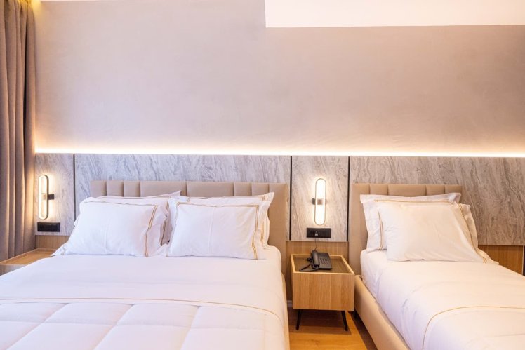 Tris3 Hotel, Kavaje