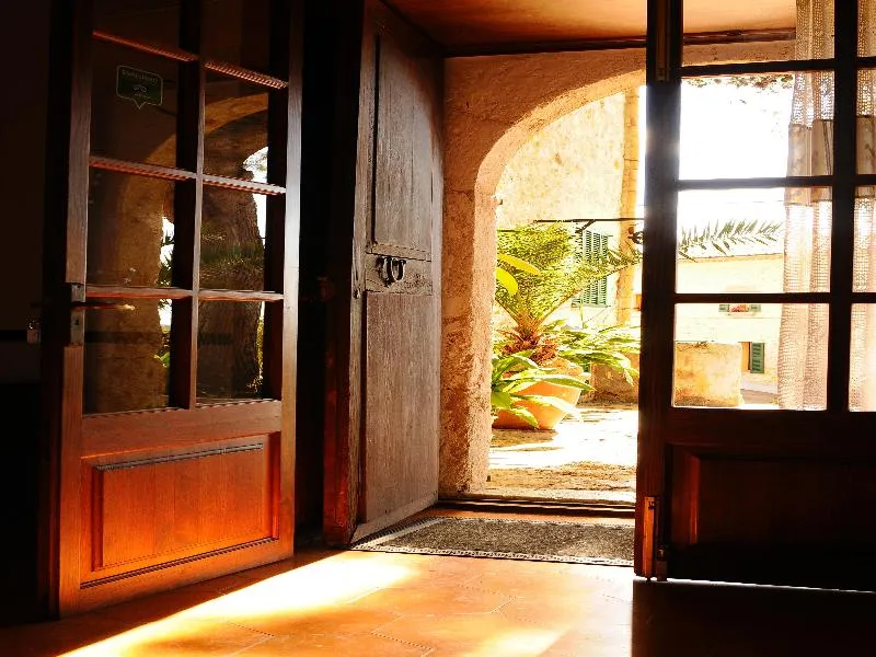 Lobby, Asis de Marratxinet, Majorca