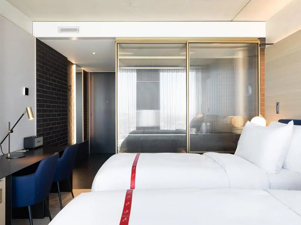 Double or Twin STANDARD Room, Ruby Emma Hotel Amsterdam by IHG, Amsterdam