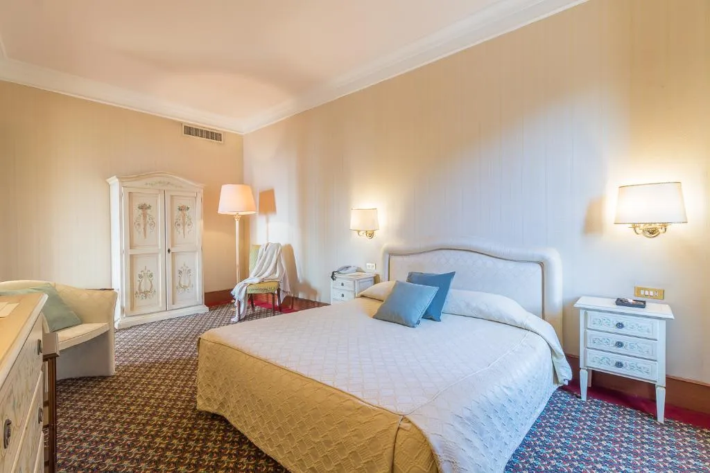 SUITE CAPACITY 3 Room, Torre Sant Angelo, Rome